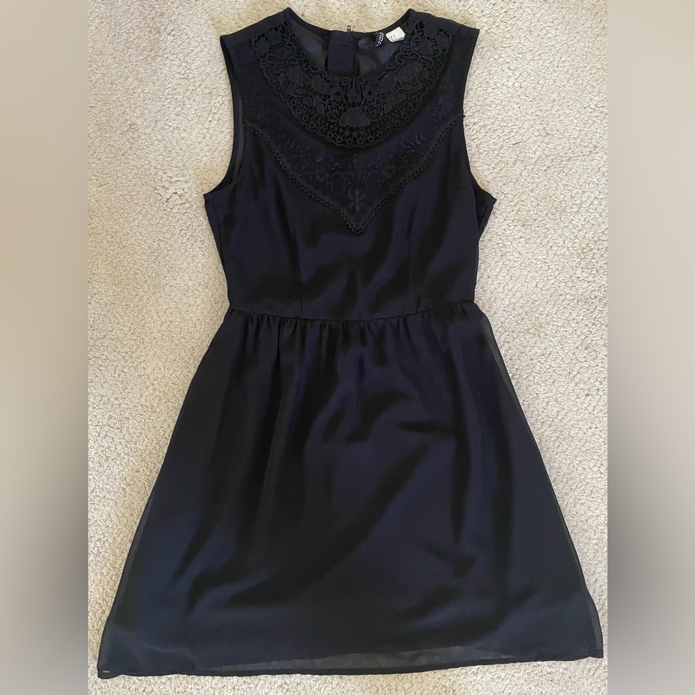 H&M divided black lace dress